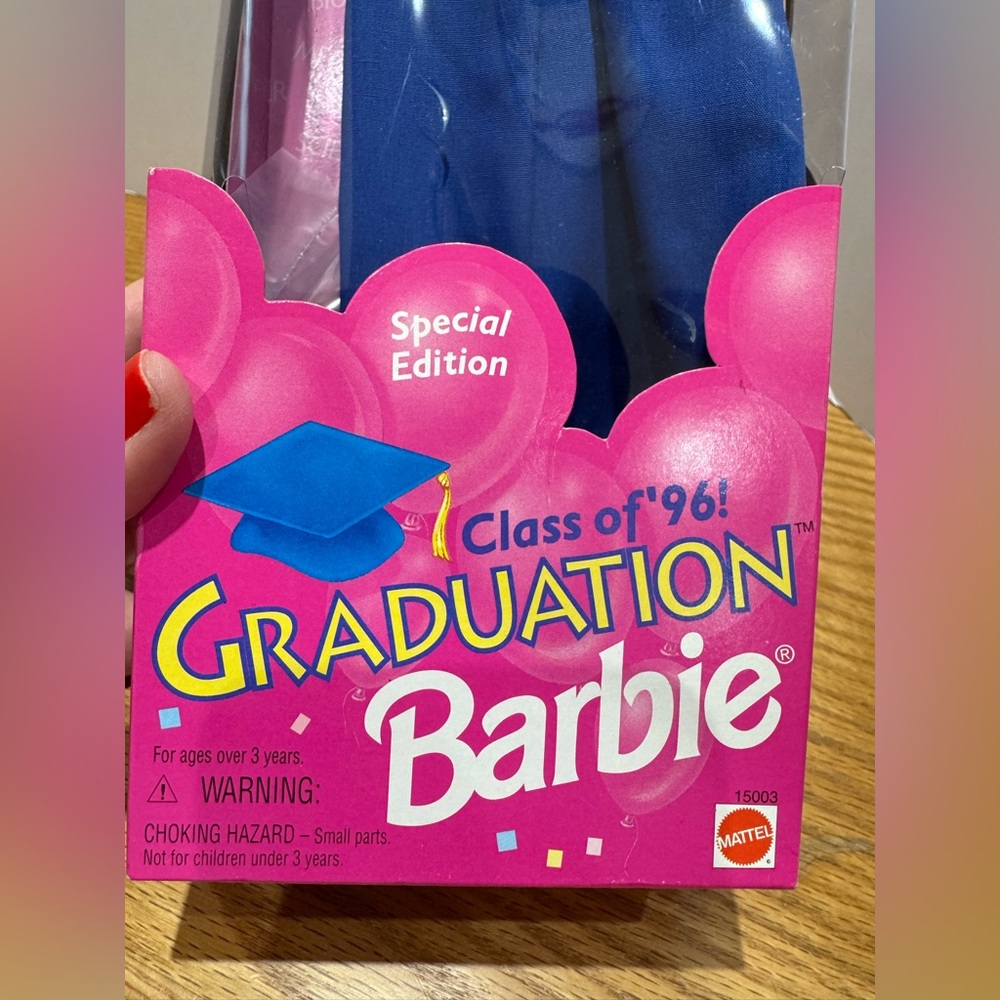 Barbie Graduation 1996 Doll in Blue and Pink NIB - Picture 7 of 7